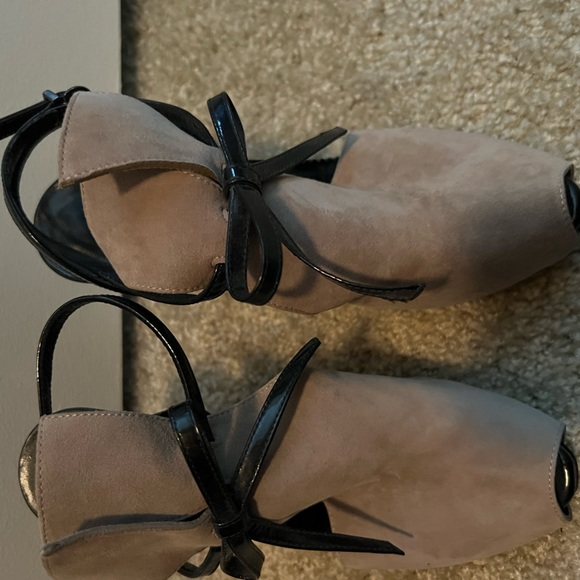 Emporio Armani. Size 37 suede and patent leather - Picture 2 of 4